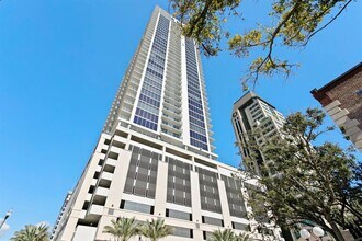 Building Photo - 275 1st Ave S