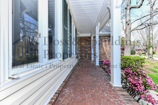 Building Photo - 1109 Monticello St