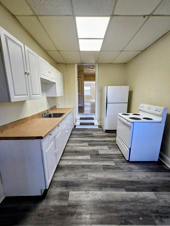 Building Photo - 6111 Old Bethlehem Pike