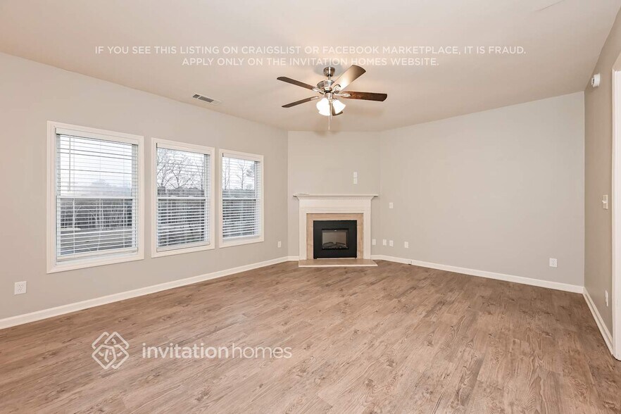 Building Photo - 3460 Kentwater Dr