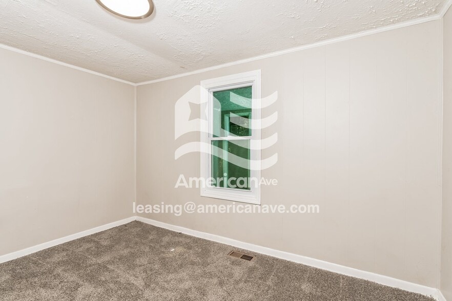 Building Photo - 315 Bay St