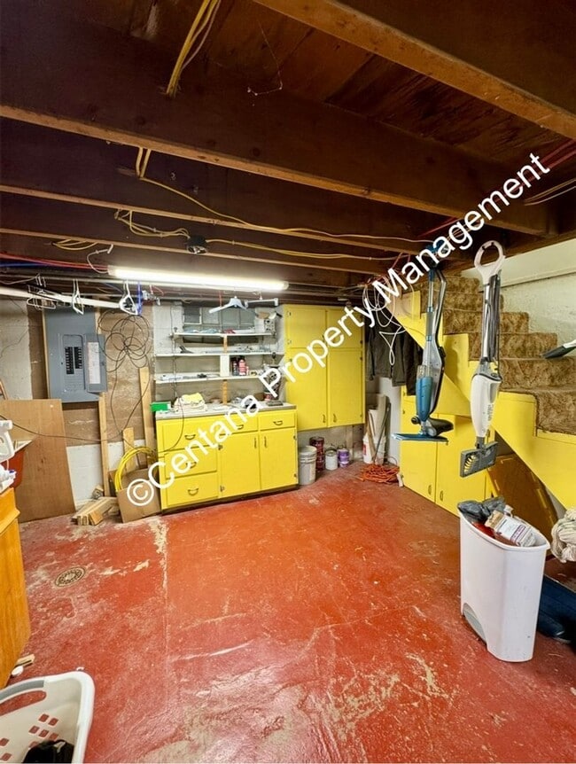 Building Photo - 3 bedroom 2 bathroom house on the flats