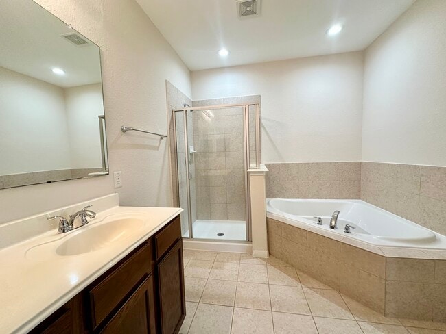 Building Photo - 25710 Westbourne Dr