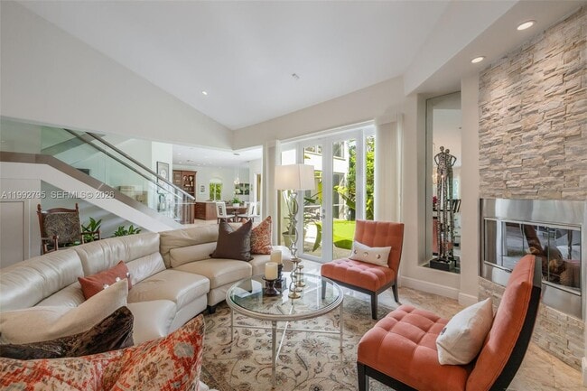 Building Photo - 755 Tiziano Ave