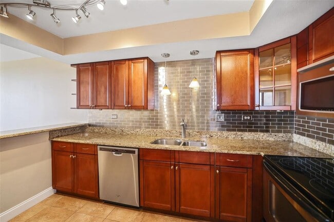 Building Photo - 450 Treasure Island Causeway