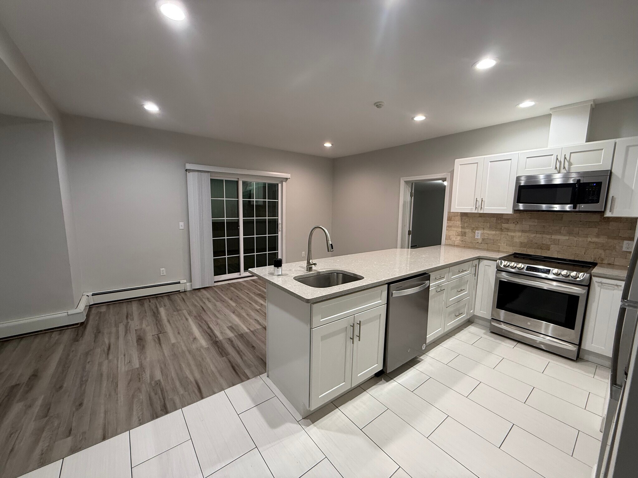 Building Photo - 19 Rose St