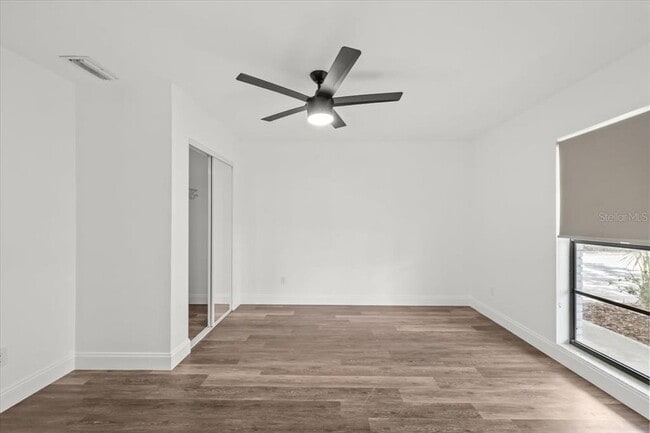 Building Photo - 11218 Creek View Dr