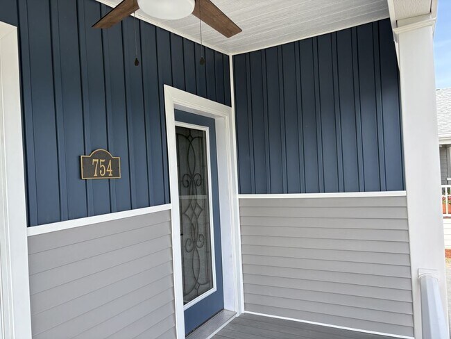Building Photo - 754 Arbor Estates Way