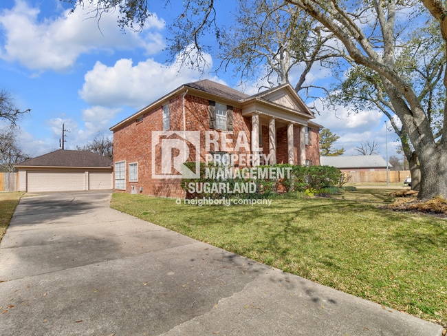 Building Photo - 4410 Heatherwilde St