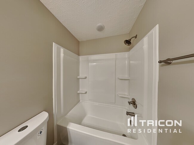 Building Photo - 184 Fieldstone Ln
