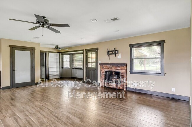 Building Photo - 112 W Mimosa Cir