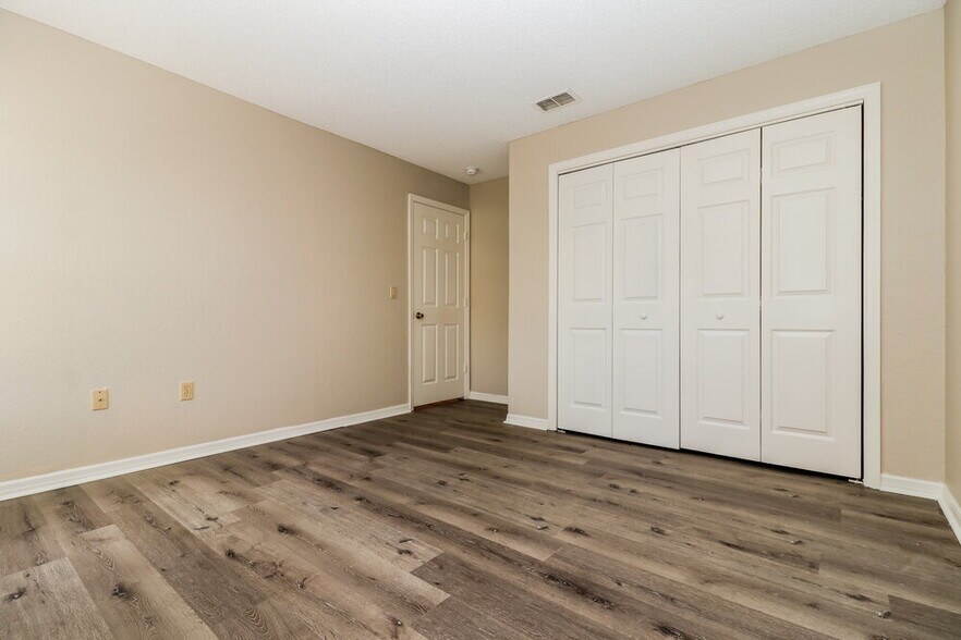 Building Photo - 3352 Bluestone Ave