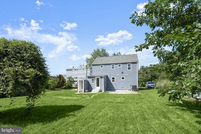 Building Photo - 2917 E Lee Ave