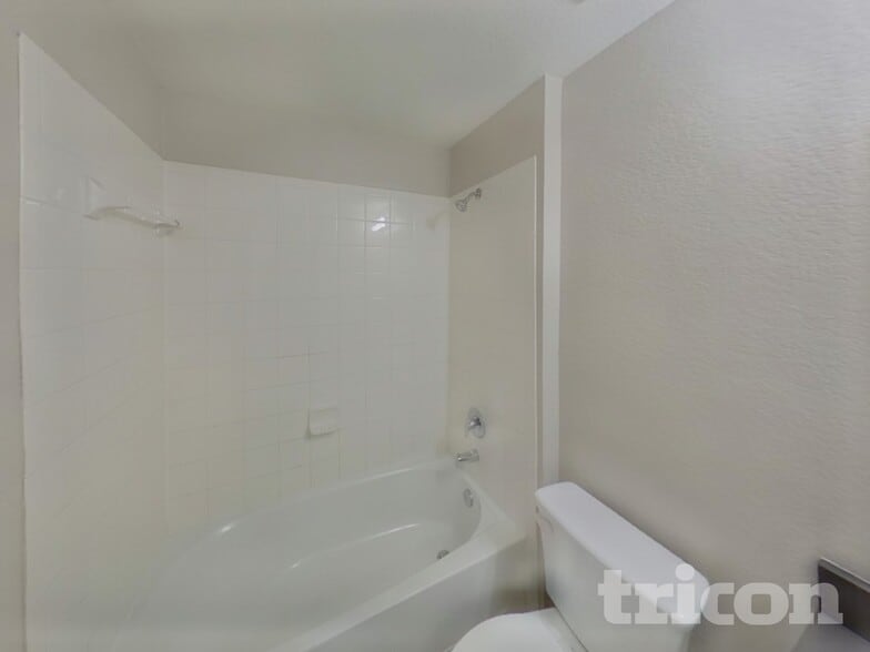 Building Photo - 1112 Roman Dr