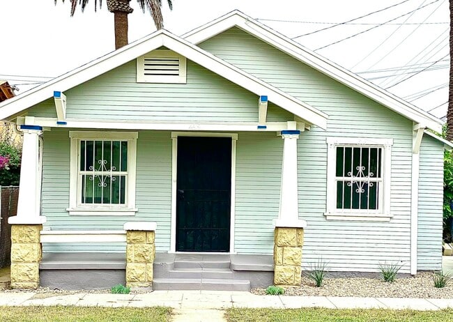 Primary Photo - 4619 S Raymond Ave