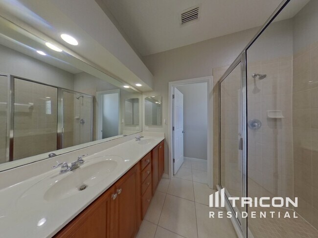 Building Photo - 33246 Irongate Dr