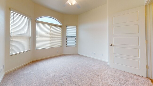 Building Photo - 2350 S Olivewood