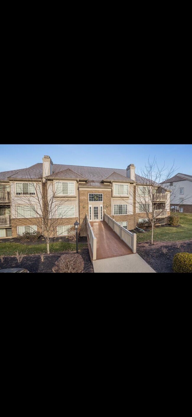 Primary Photo - 576 Cloverfield Ln