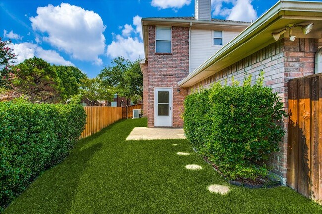 Building Photo - 3021 Sawtooth Dr