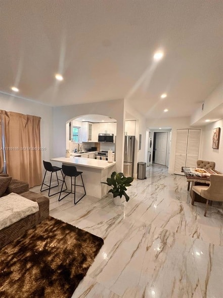 Building Photo - 760 Euclid Ave