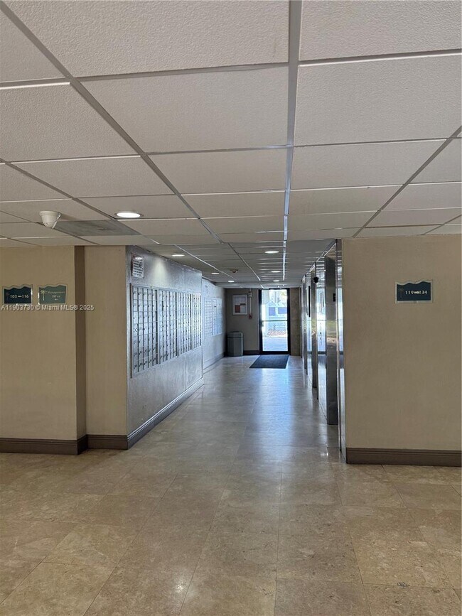 Building Photo - 1805 Sans Souci Blvd