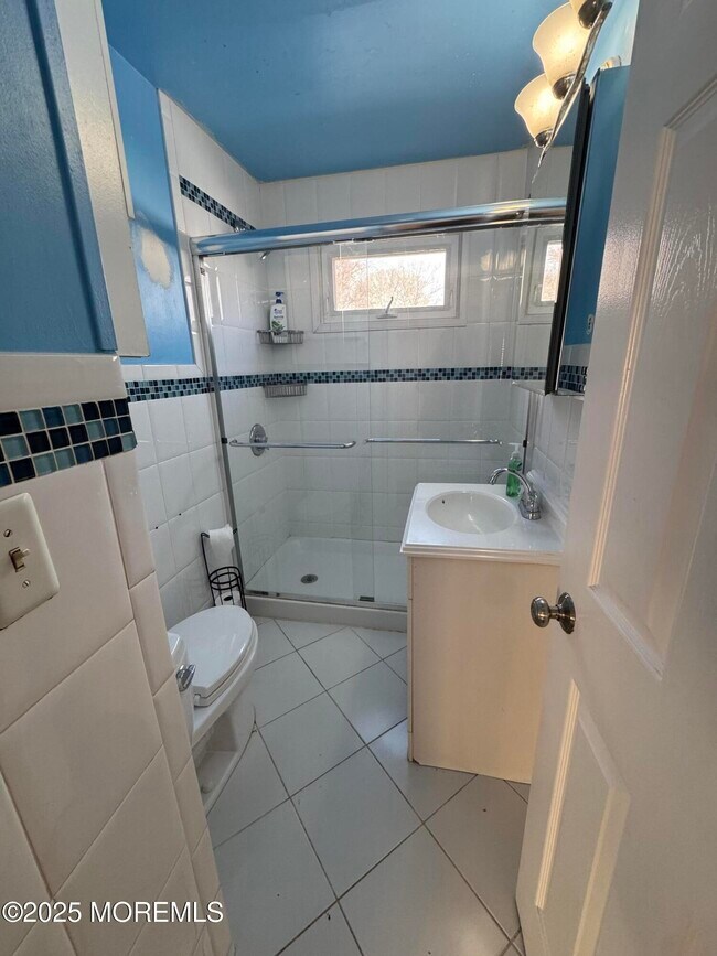 Building Photo - 259 Garfield Ave