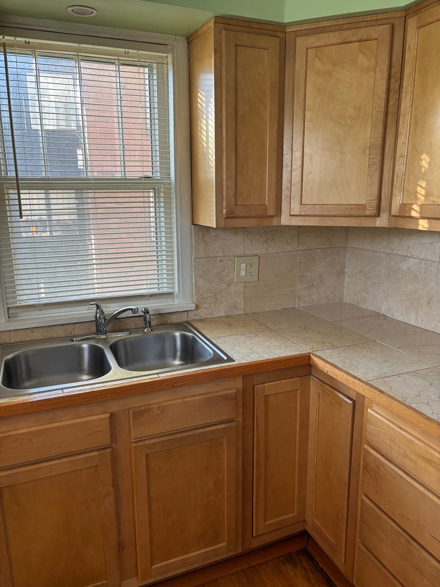 Kitchen - 613 N 36th St