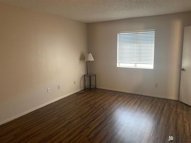 Building Photo - 953 W Cortez Ln