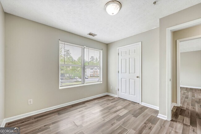 Building Photo - 13202 Fairington Ridge Cir