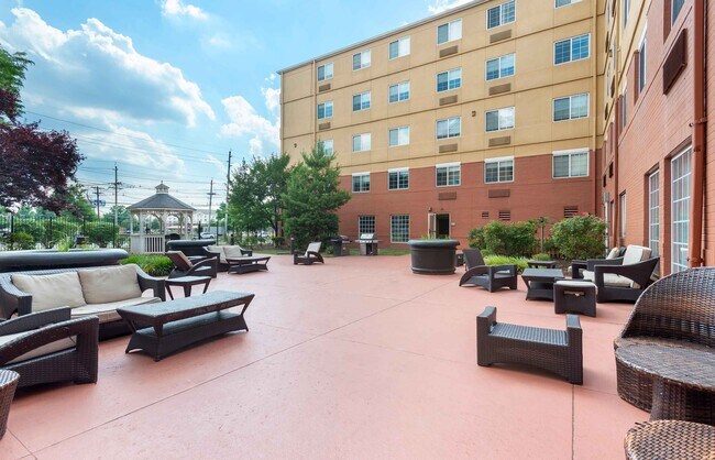 Building Photo - Furnished Studio-Secaucus - New York City Area