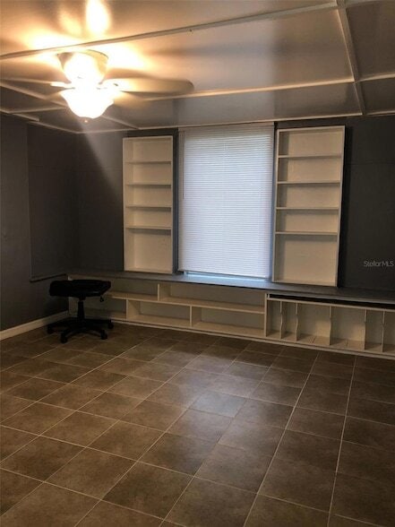 Building Photo - 2201 S Park Ave