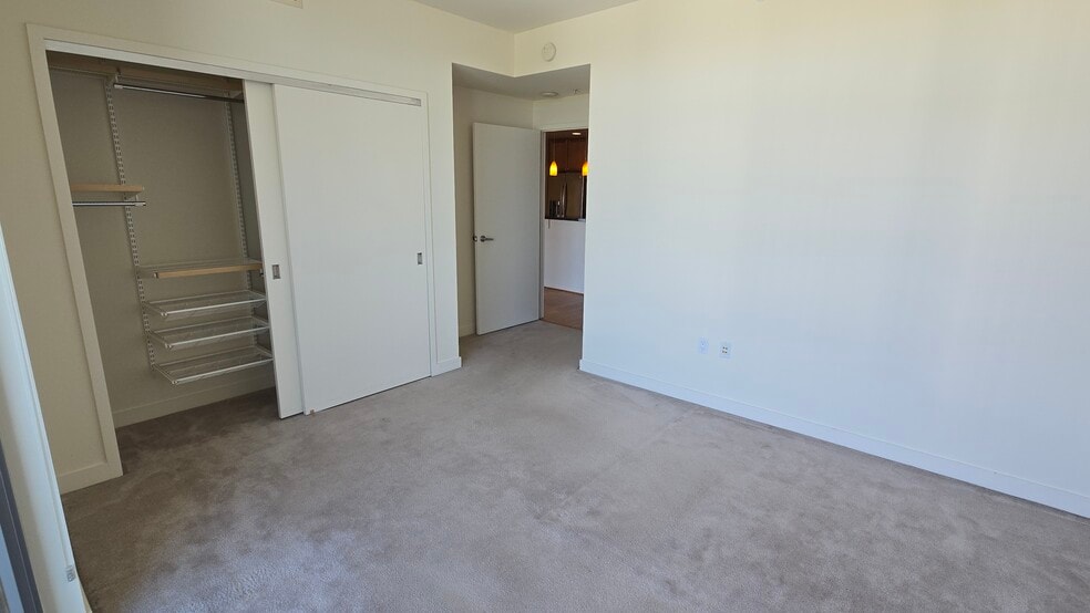 Elfa closet - Guest bedroom - 175 W Saint James St