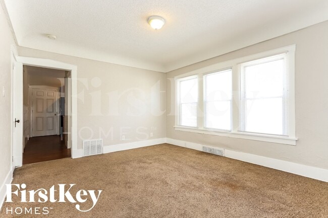 Building Photo - 1306 Brookside Ave