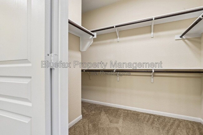 Building Photo - 1807 Golden Maple