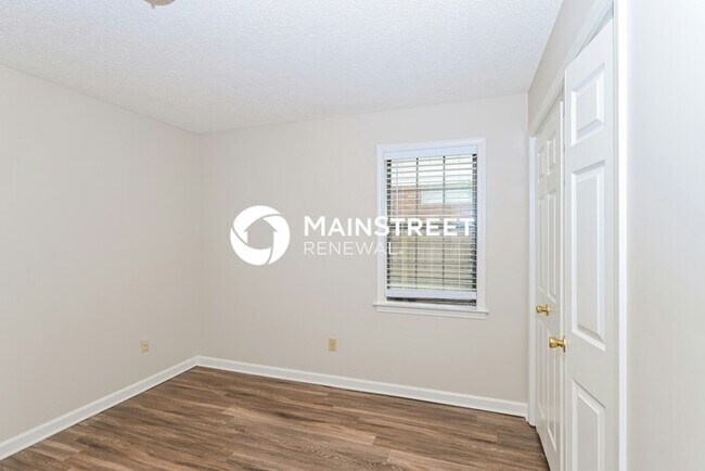 Building Photo - 4 Bedroom Pet-Friendly Home in MEMPHIS, TN with Main Street Renewal