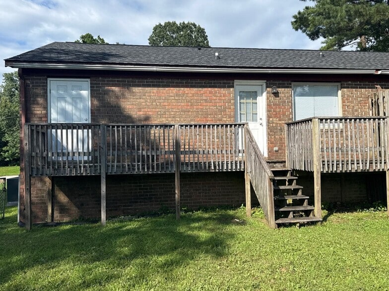 Building Photo - 103 Skyhaven Dr