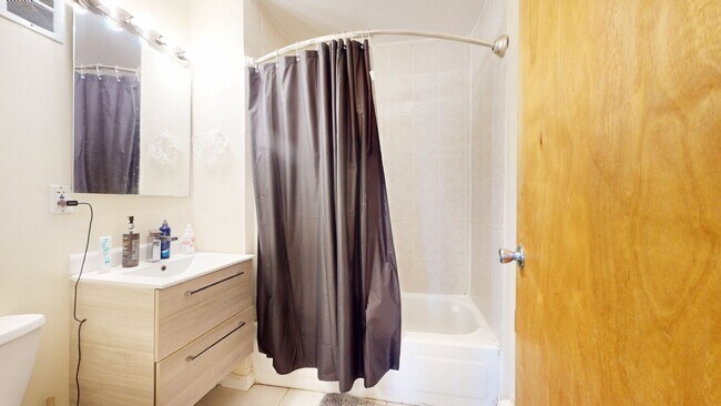 Building Photo - 69 Hammond St