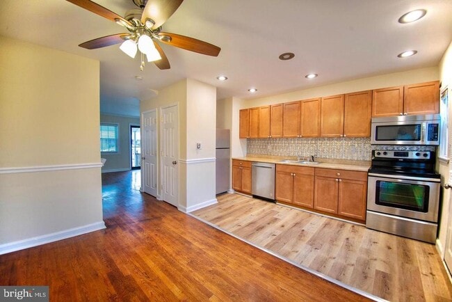 Building Photo - 7471 Rabon Ave