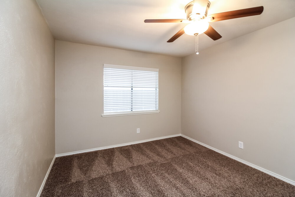 Building Photo - 9214 Willowbrook Dr