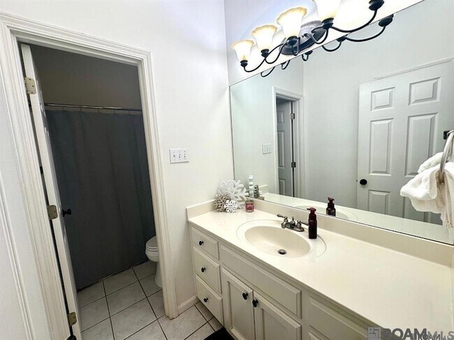 Building Photo - 10630 Hilltree Dr