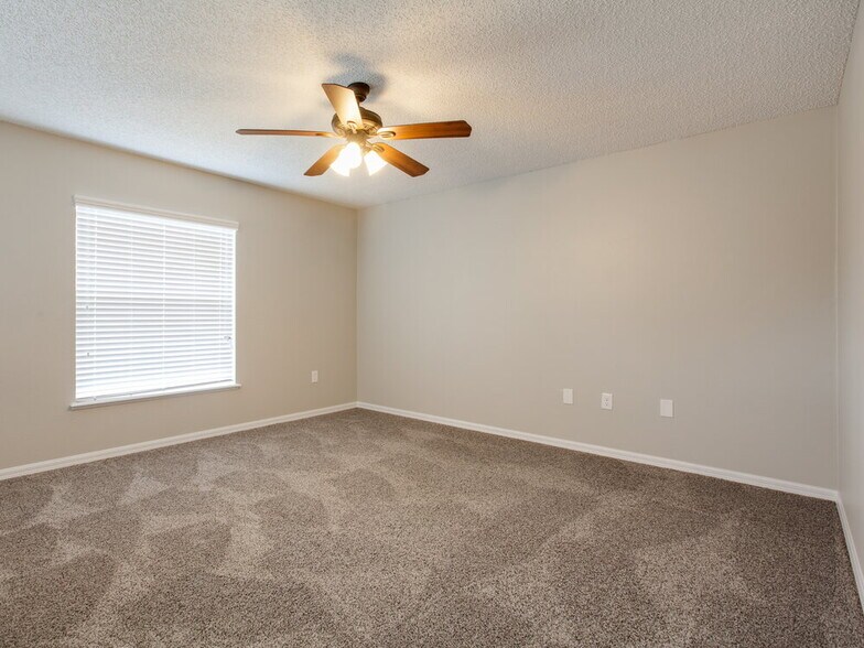 Building Photo - 1626 Corner Meadow Cir