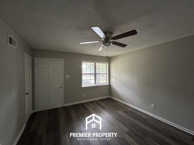 Building Photo - Charming 3BR Southaven Home in Quiet Cul-de-Sac | Hardwood Floors & Fenced Yard