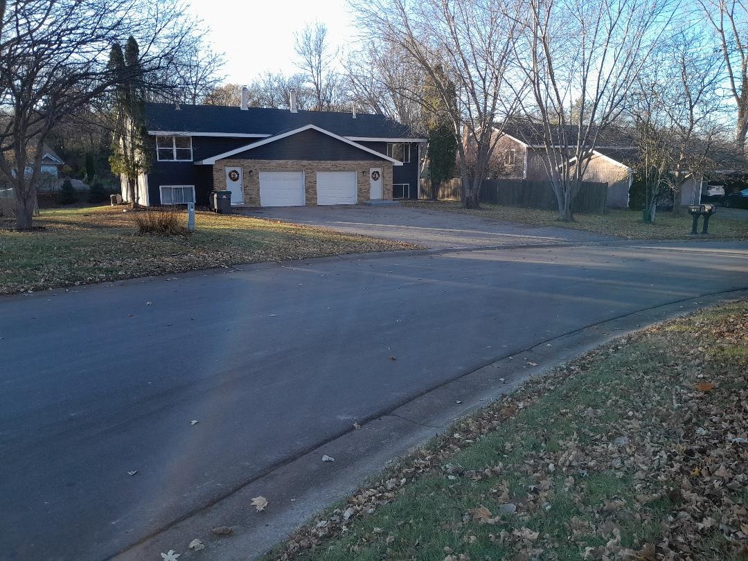 Building Photo - 15423 Trillium Cir