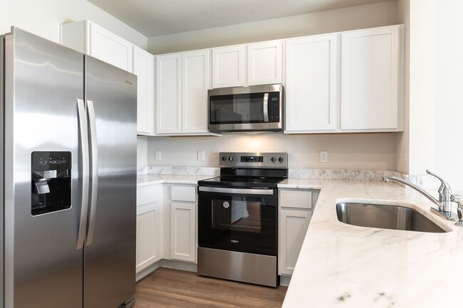 Building Photo - 3 Bedroom Townhome - Star Farms