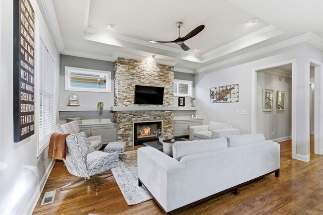 Building Photo - 1306 Jewell Ave