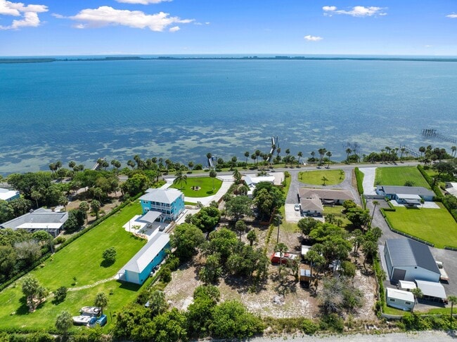 Building Photo - 5203 S Indian River Dr