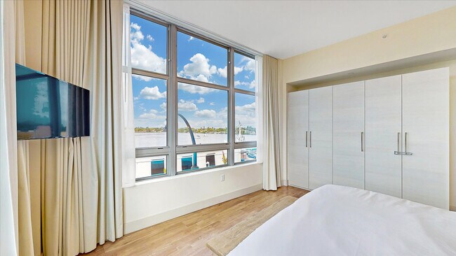 Building Photo - 777 N Ocean Dr