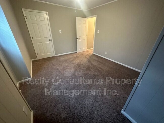 Building Photo - 1156 Smith Rd