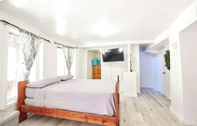 Building Photo - 33362 Carlock Dr