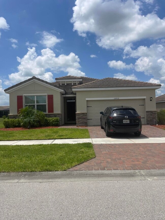 Building Photo - 12432 Arabella Dr